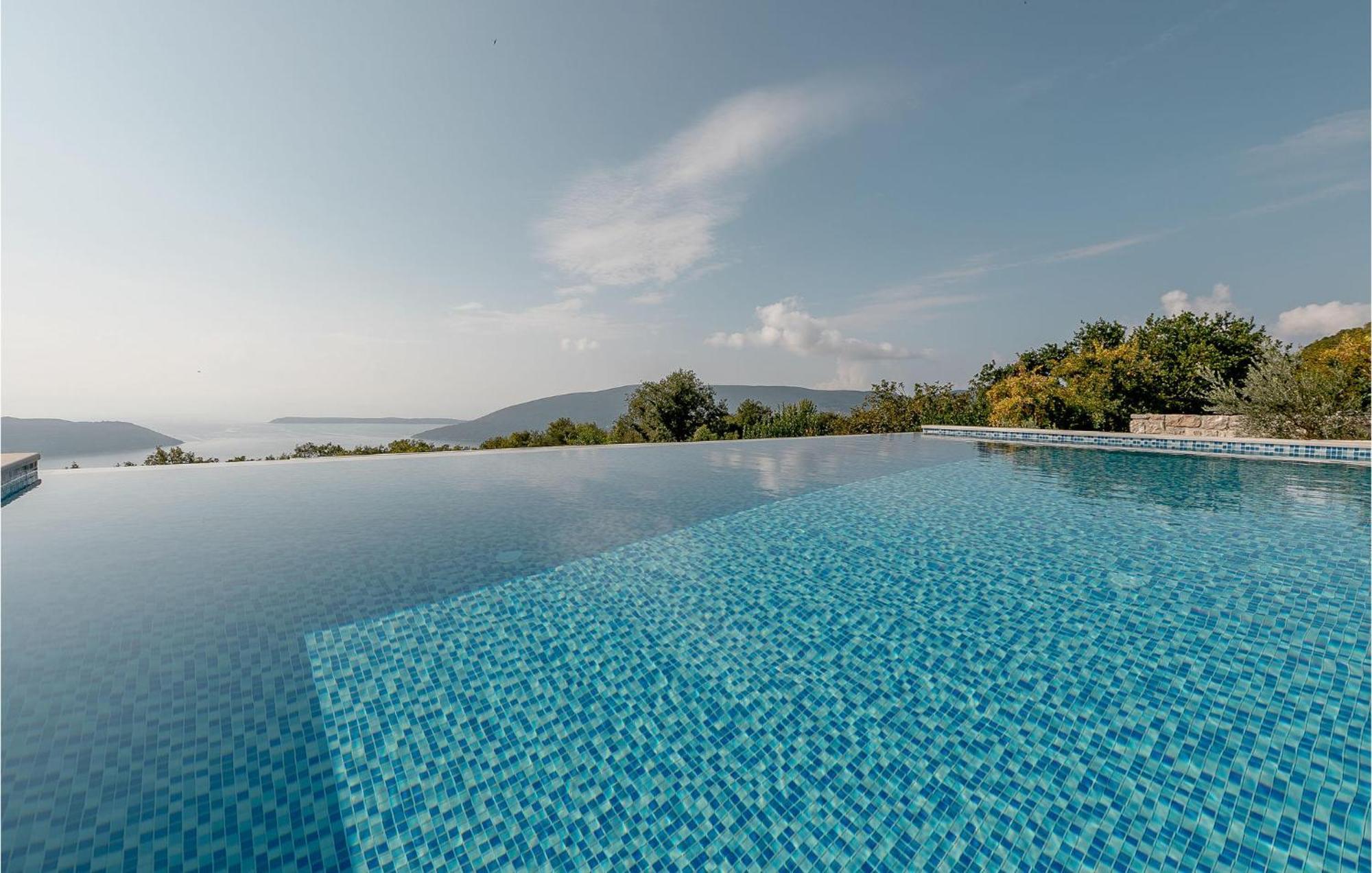 Amazing Home In Herceg Novi With House Sea View Exterior foto
