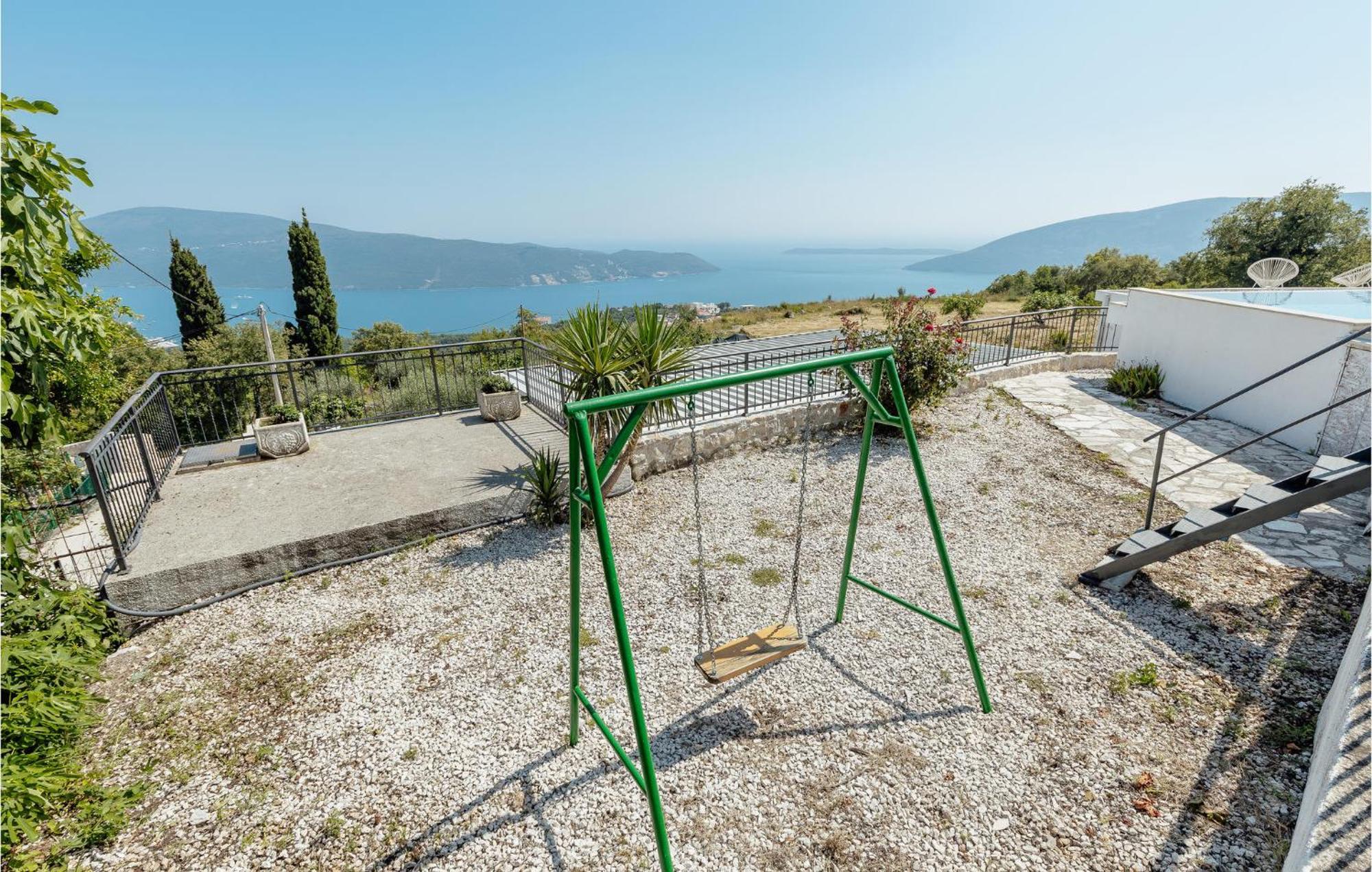 Amazing Home In Herceg Novi With House Sea View Exterior foto