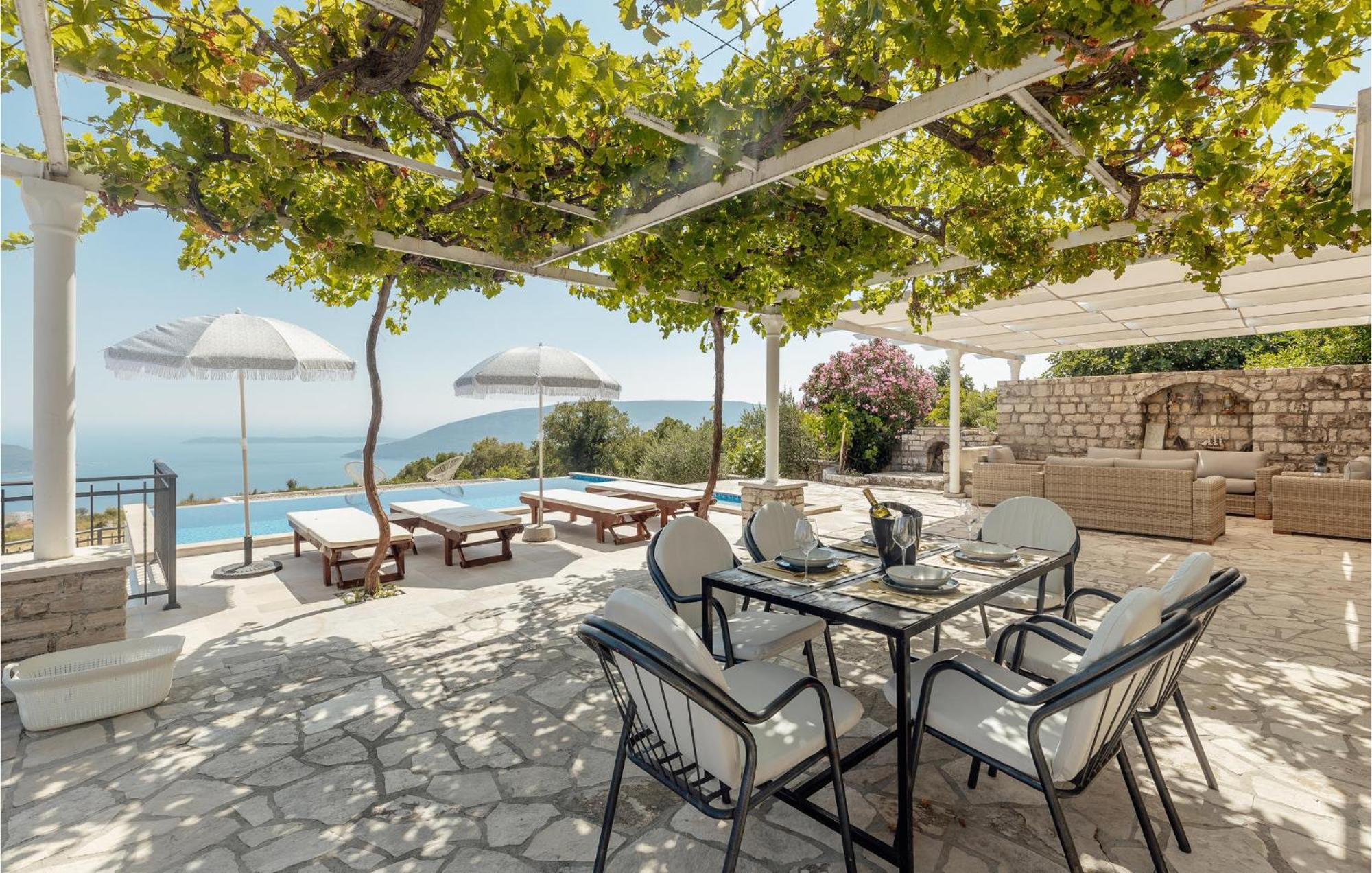 Amazing Home In Herceg Novi With House Sea View Exterior foto